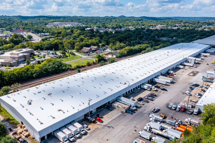 More Photos Of 501-550 Space Park N, Goodlettsville Warehouse For Lease