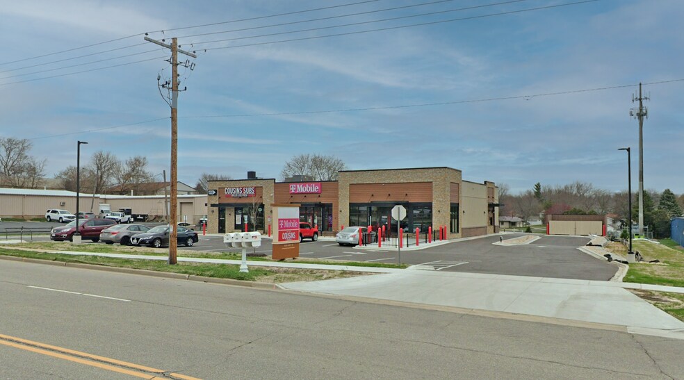 More Photos Of 1424-1432 US Highway 51, Stoughton Storefront For Lease