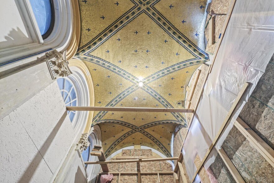 More Photos Of 8469 E Jefferson Ave, Detroit Office Residential For Sale