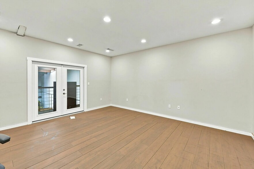 More Photos Of 3156 Buford Hwy, Rest Haven Warehouse For Lease