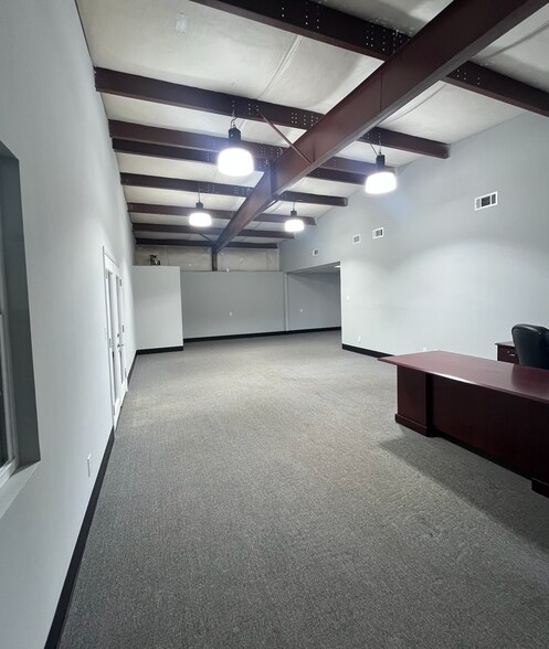 More Photos Of 1155 Rogers Bridge Rd, Duncan Industrial For Lease