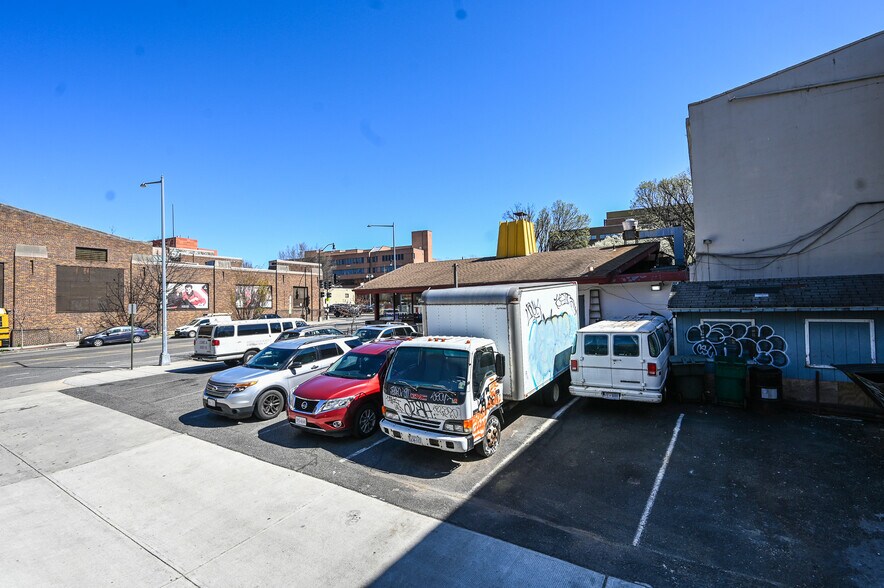 More Photos Of 700 V St NW, Washington Restaurant For Lease