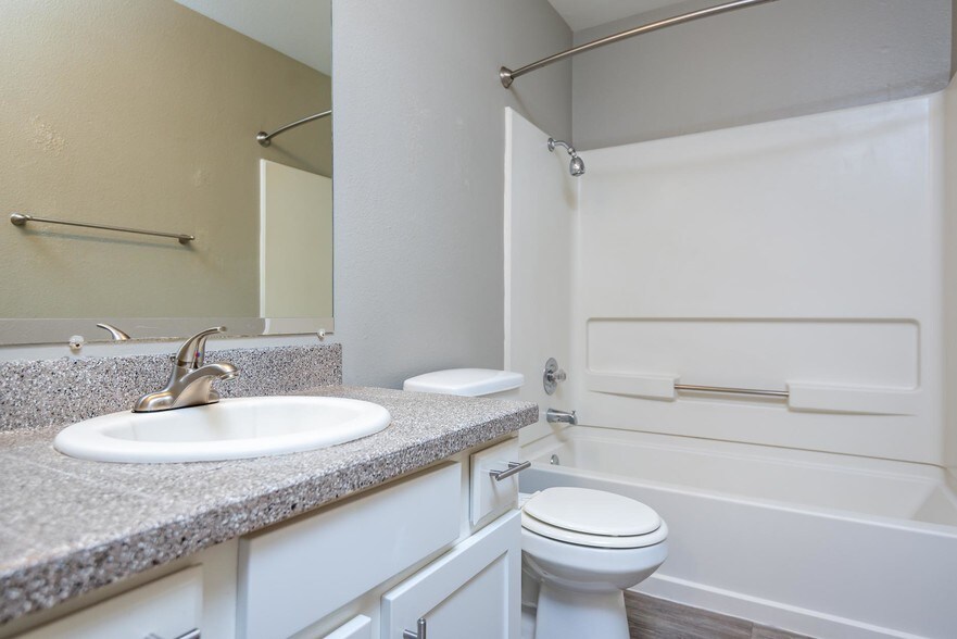 More Photos Of 805 NE Kane Dr, Gresham Apartments For Sale