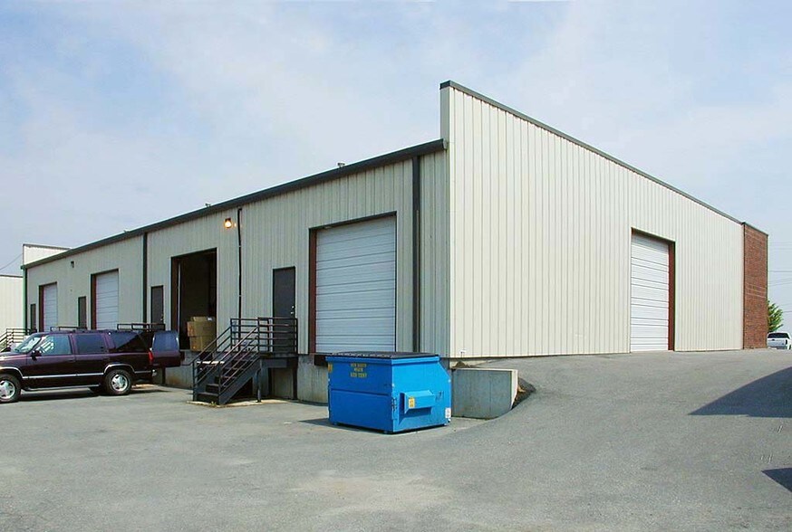 More Photos Of 545 NW Pitts School Rd, Concord Warehouse For Lease
