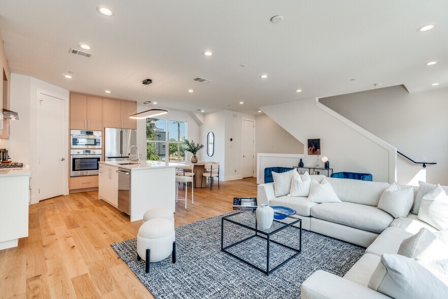 More Photos Of 3940 Spring Valley rd, Addison Multifamily For Sale