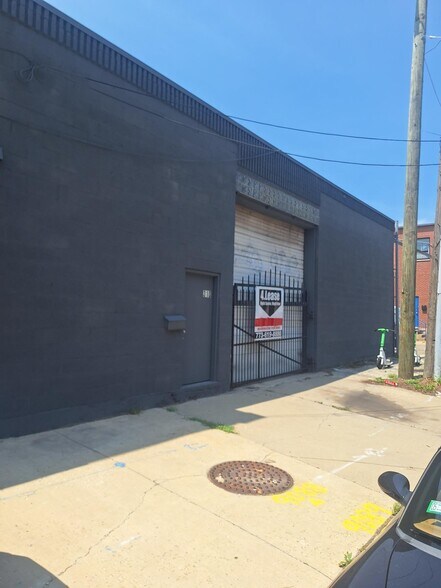 Primary Photo Of 310 N Leavitt St, Chicago Warehouse For Lease