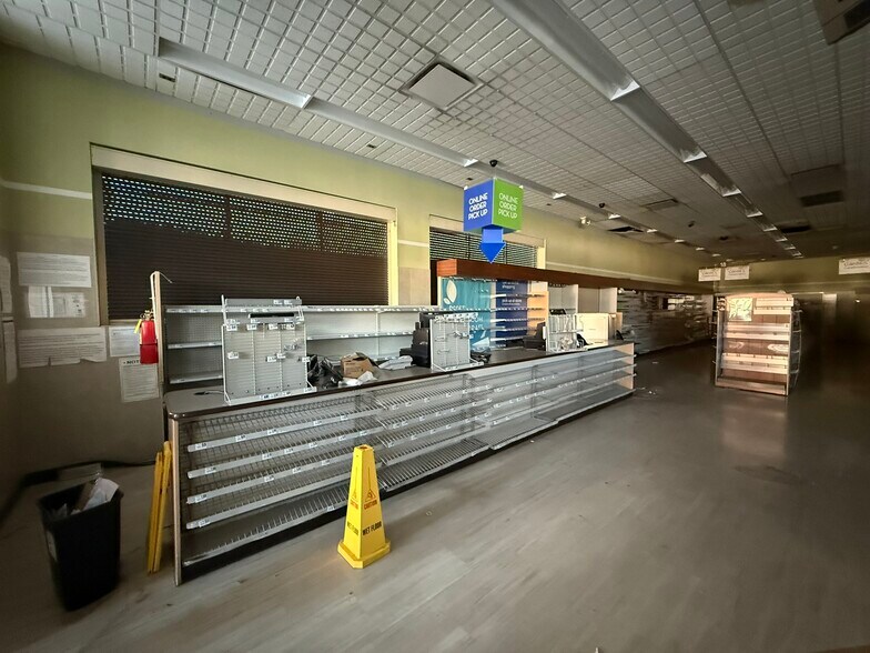 More Photos Of 350 Niagara St, Buffalo Drugstore For Lease