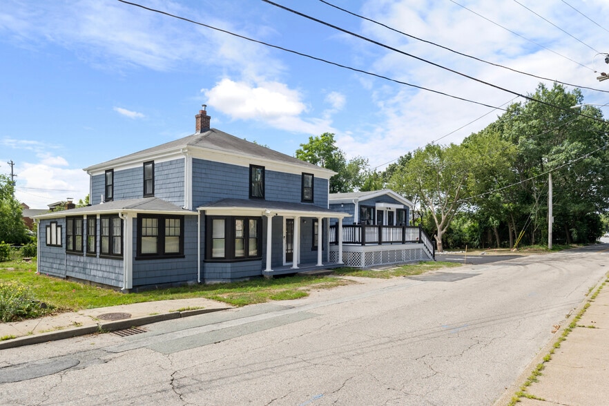 More Photos Of 14 W Natick Rd, Warwick Apartments For Sale
