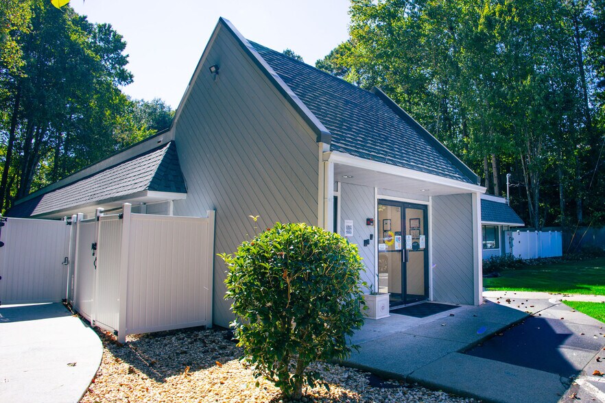 More Photos Of 2358 Shallowford Rd, Marietta Daycare Center For Sale