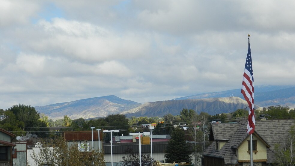 More Photos Of 1404 Hawk Pky, Montrose Medical For Lease