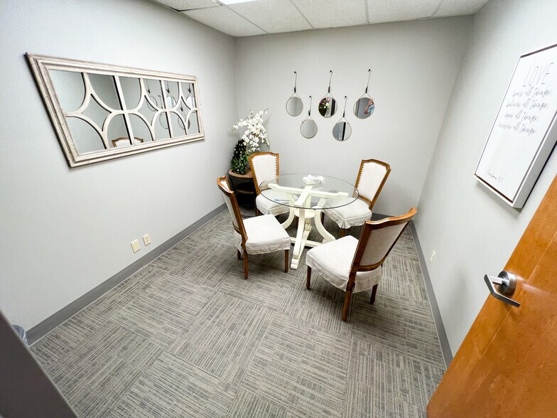 More Photos Of 3001 Big Spring St, Midland Office For Sale