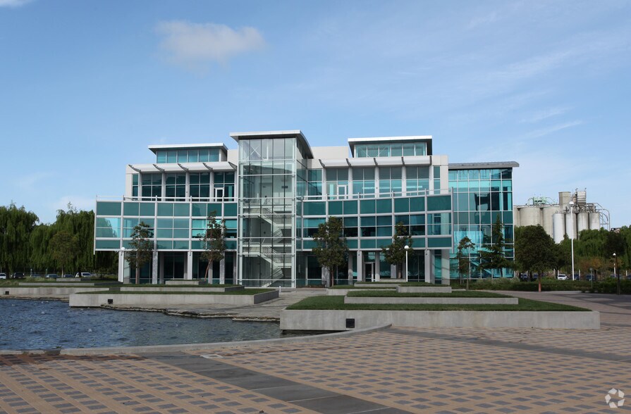 More Photos Of 2000 Seaport Blvd, Redwood City Unknown For Lease