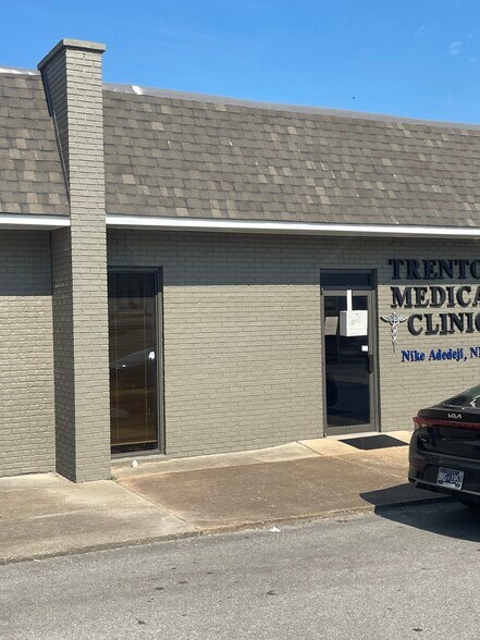 More Photos Of 2038 US Highway 45 Byp, Trenton General Retail For Sale