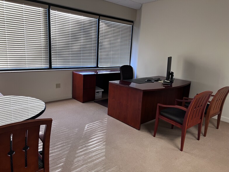 More Photos Of 2222-2226 State Road 580, Clearwater Freestanding For Lease