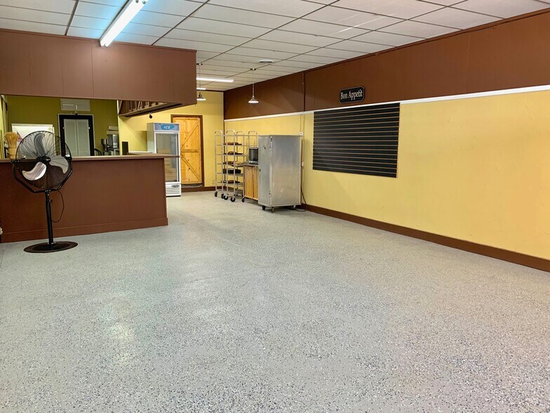 More Photos Of 809 Main Ave, Ralls Storefront Retail Office For Sale