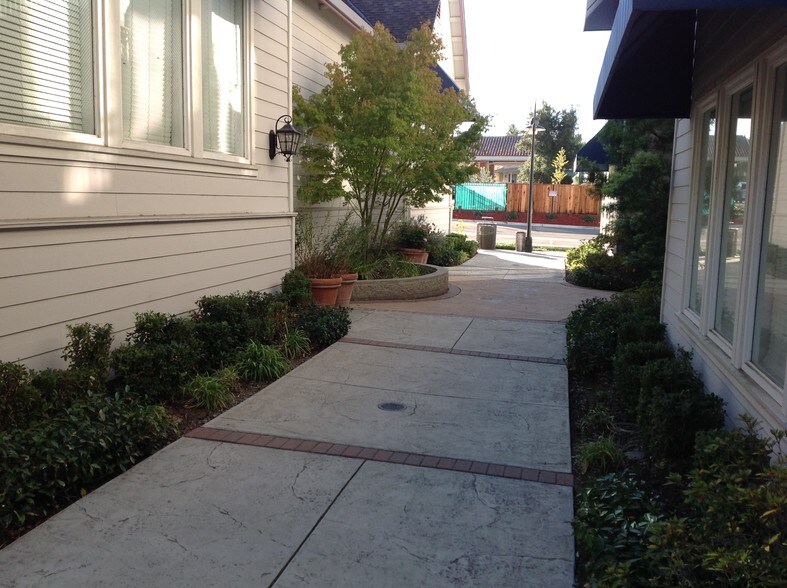 More Photos Of 43427-43433 Mission Blvd, Fremont Office For Sale