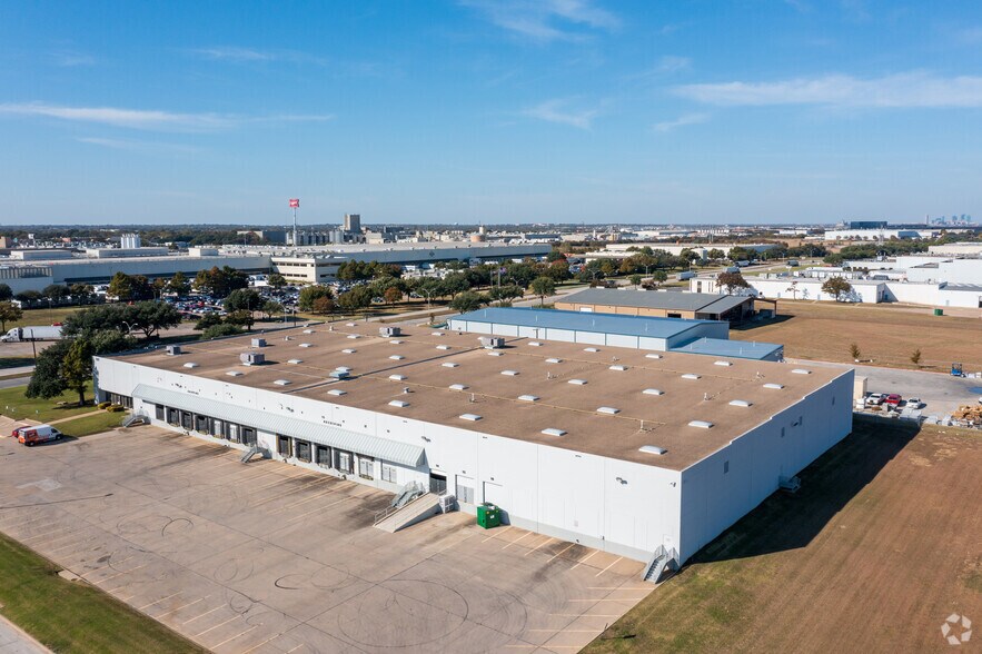 More Photos Of 1101 John Burgess Dr, Fort Worth Industrial For Lease