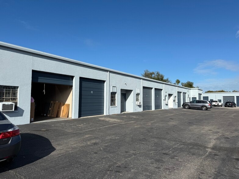 More Photos Of 1660 Tilley Ave, Clearwater Manufacturing For Lease
