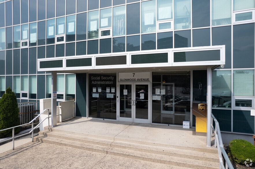 More Photos Of 7 Glenwood Ave, East Orange Office For Lease