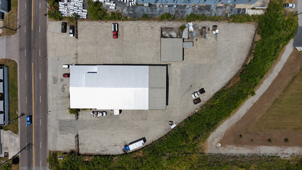 More Photos Of 1201 N 34th St, Tampa Warehouse For Lease