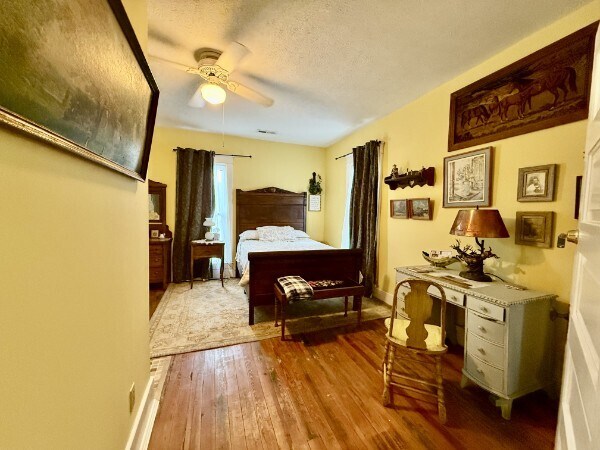 More Photos Of 101 Webb Rd E, Bell Buckle Hospitality For Sale