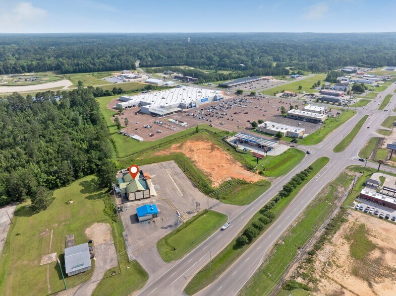 More Photos Of 929 US-98, Columbia Restaurant For Sale