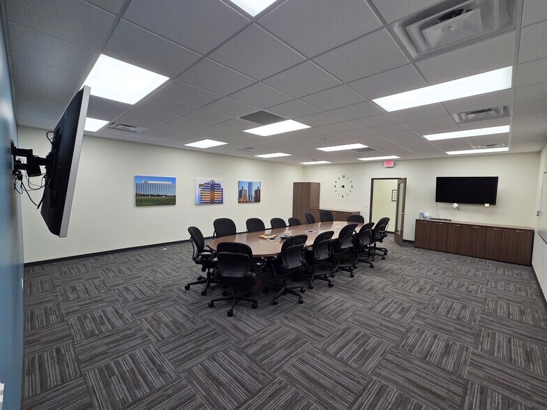 More Photos Of 34673 Bennett Dr, Fraser Serviced Offices For Sale