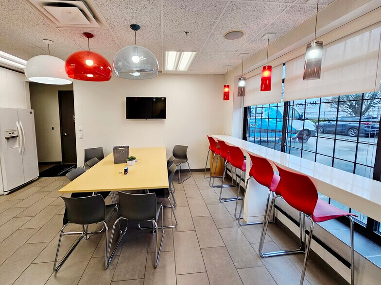 More Photos Of 1515 Broadway St, Port Coquitlam Warehouse For Sale