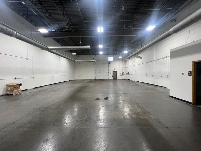 More Photos Of 14050 NE Lincoln St, Ham Lake Manufacturing For Lease