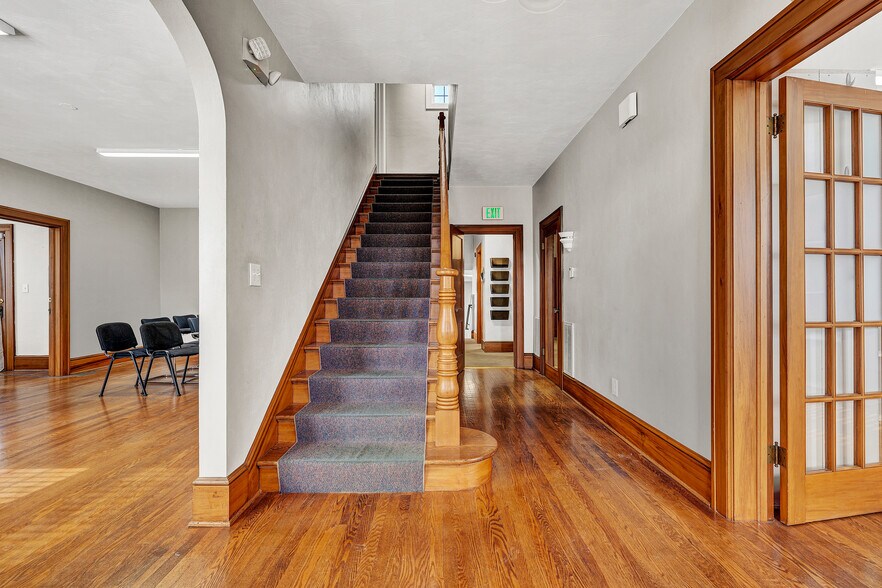 More Photos Of 5034 Williamson Rd NW, Roanoke Office For Lease