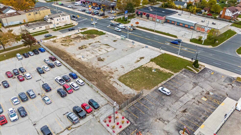 More Photos Of 2410-12-16-2488 Tecumseh W Rd, Windsor Land For Sale