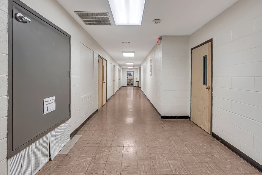 More Photos Of 906 Avenue A, Katy Schools For Sale