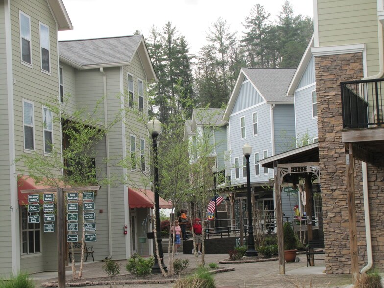 More Photos Of 849 Glades Rd, Gatlinburg Specialty For Sale