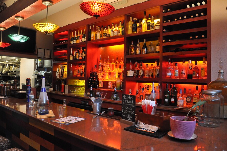 More Photos Of 5909 71st Ave, Ridgewood Restaurant For Lease