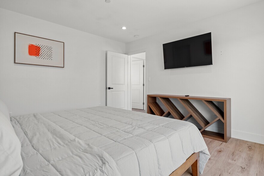 More Photos Of 310 S Breed St, Los Angeles Multifamily For Sale