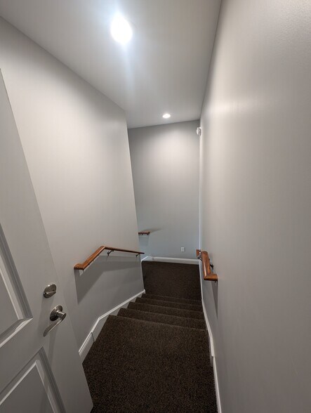 More Photos Of 225 Oakland Rd, South Windsor Coworking Space