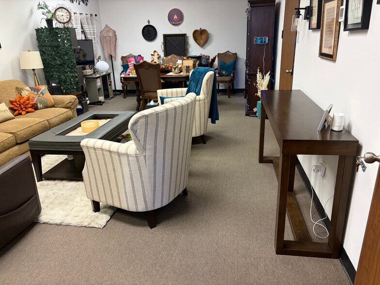More Photos Of 310 E Davis St, Conroe Loft Creative Space For Lease