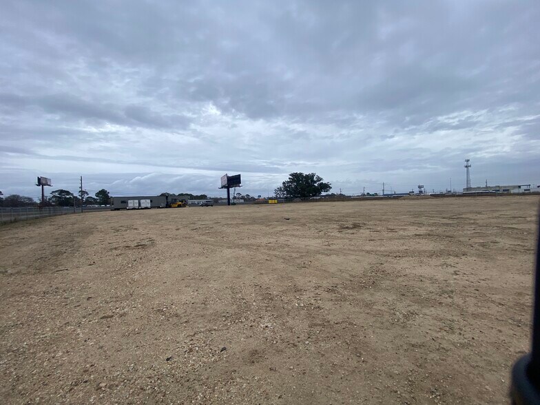 More Photos Of 9149 US-69, Port Arthur Industrial For Lease
