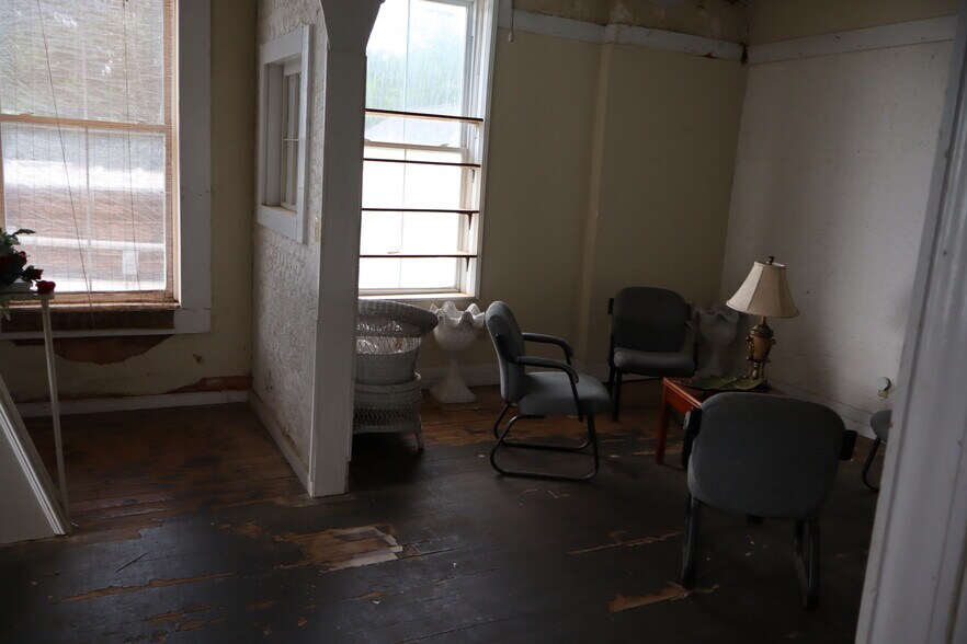 More Photos Of 108 NW Main St, Easley General Retail For Sale