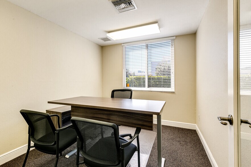 More Photos Of 611 NE 13th St, Fort Lauderdale Loft Creative Space For Lease