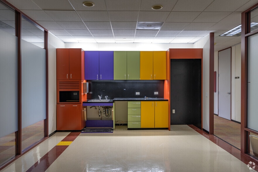 More Photos Of 13401 N I-45, Houston Office For Sale