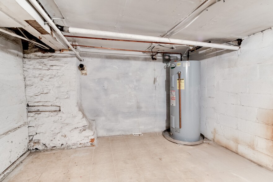 More Photos Of 301 E Houston St, New York Apartments For Sale