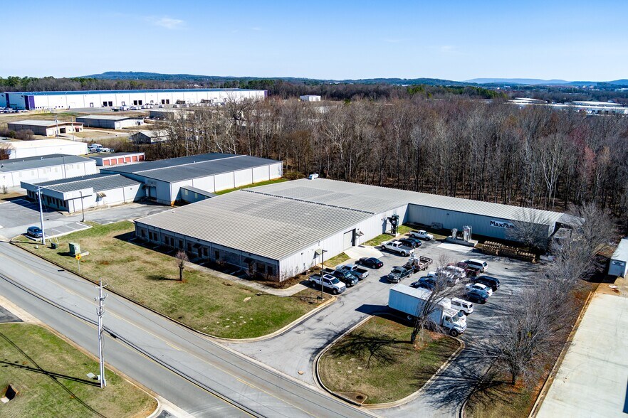 More Photos Of 144 Jetplex Ln, Madison Warehouse For Sale