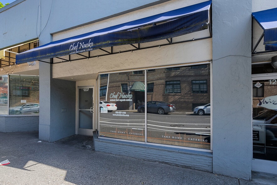 More Photos Of 1201-1239 SW Jefferson St, Portland Storefront For Lease