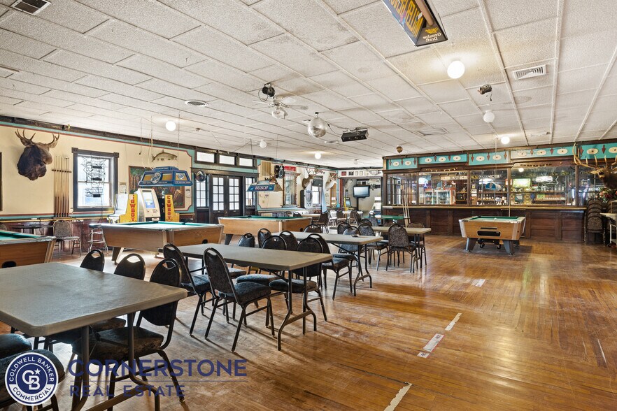 More Photos Of 628 E Richards St, Douglas Hotel For Sale