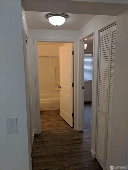 More Photos Of 210 Spruce St E, Ilwaco Apartments For Sale