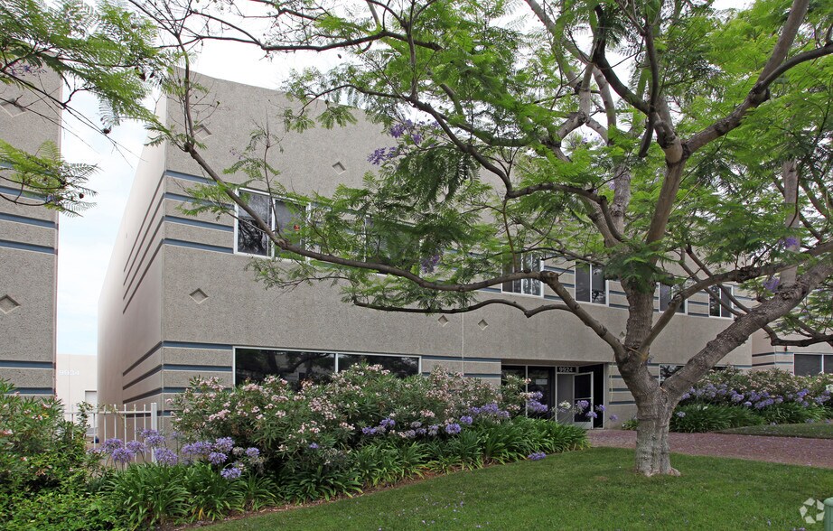 More Photos Of 9924 Mesa Rim Rd, San Diego Research And Development For Lease