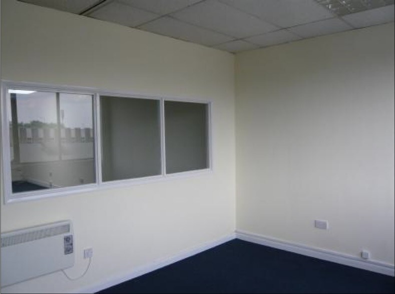 More Photos Of Alfreton Rd, Derby Distribution For Lease