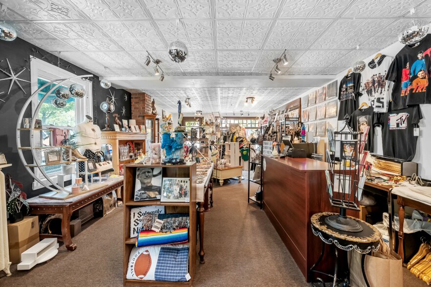 More Photos Of 2232-2242 Carter Ave, Saint Paul Unknown For Lease