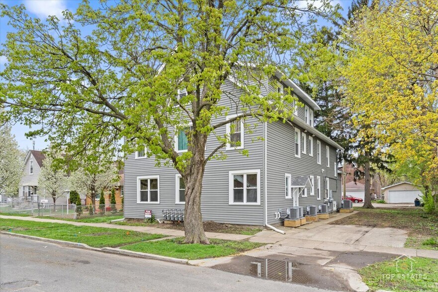 More Photos Of 1542 Victoria Ave, North Chicago Apartments For Sale